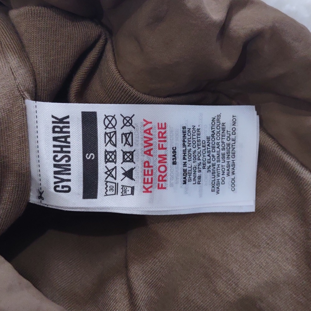 GYMSHARK JACKET. - Picture 8 of 17